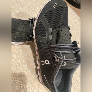 On cloud women's tennis shoes